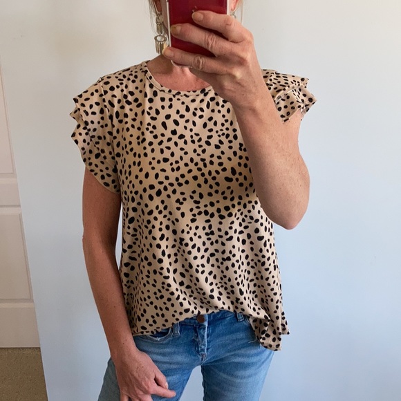 Animal Print Ruffled Sleeve Top - Picture 2 of 10